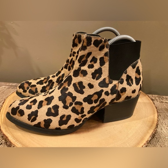 Steve Madden‎ Leopard Cow Hair Slip On Booties Shoes Women’s Sz-7.5 - Picture 1 of 13